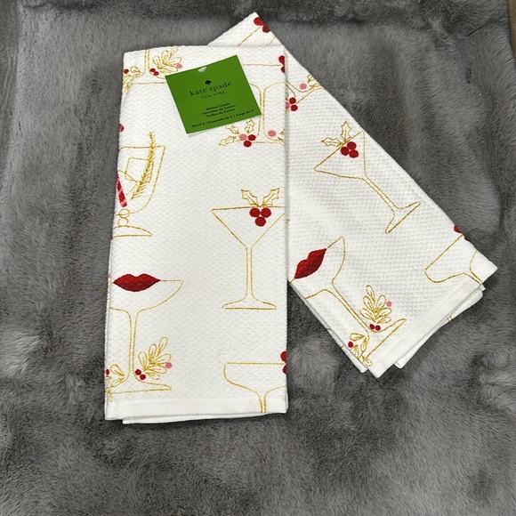 NWT Kate spade Holiday Cocktail  print kitchen towels. - Picture 1 of 5